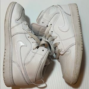 Air Jordan 1 Mid Triple White Size 2.5